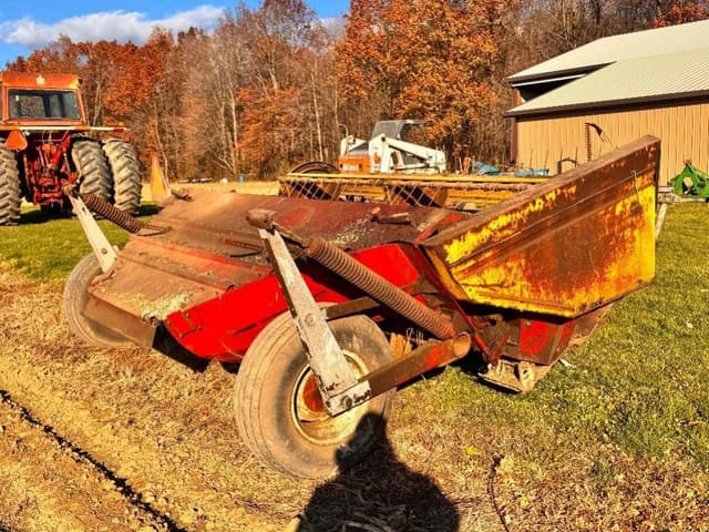 Image of New Holland 479 equipment image 2