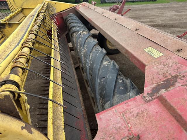 Image of New Holland 479 equipment image 3