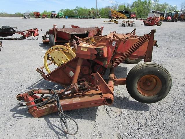 Image of New Holland 479 equipment image 1