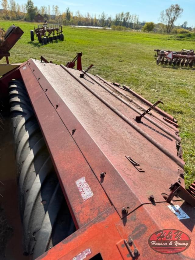 Image of New Holland 479 equipment image 2