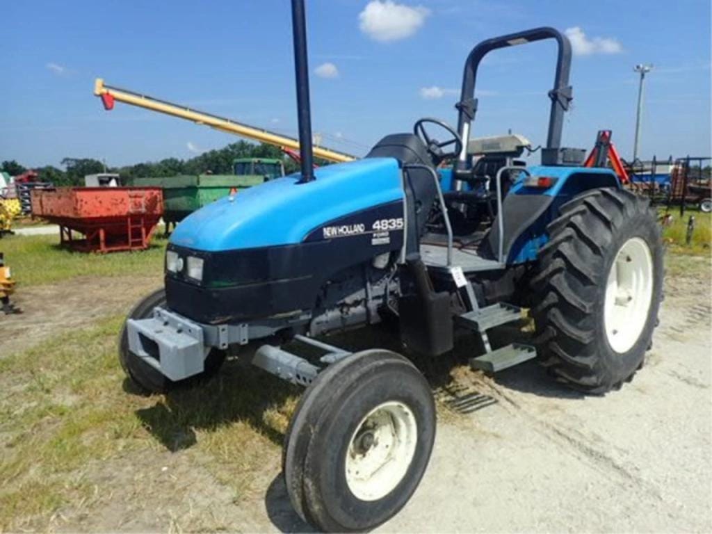 Main image New Holland 4835
