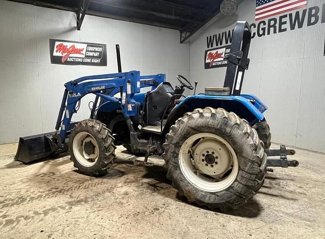 Image of New Holland 4835 equipment image 3