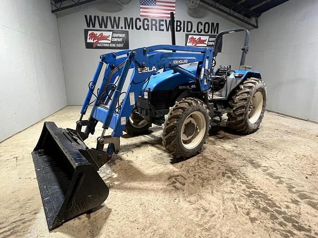 Image of New Holland 4835 equipment image 2