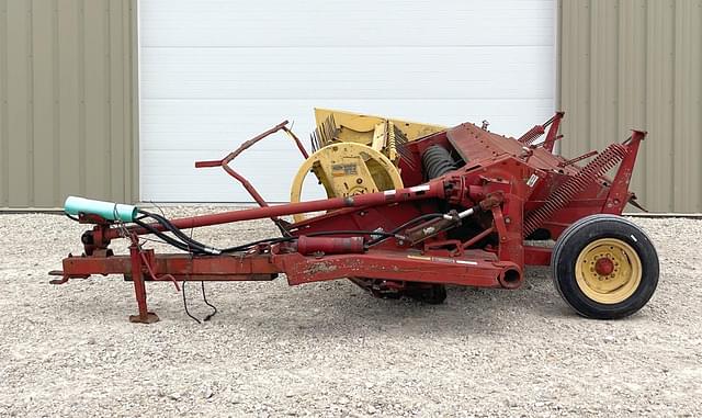 Image of New Holland 488 equipment image 3