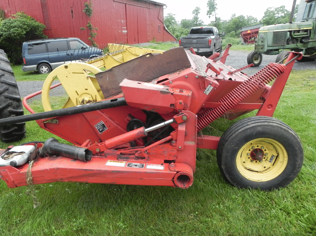 Image of New Holland 488 Image 0
