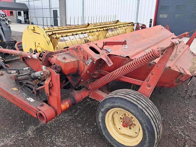 Image of New Holland 488 equipment image 3