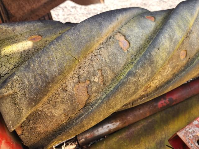 Image of New Holland 488 equipment image 2