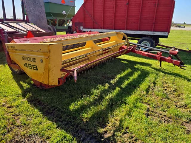 Image of New Holland 488 equipment image 2