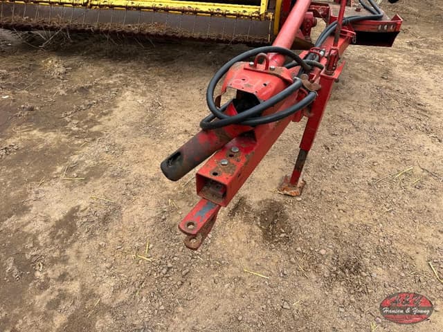 Image of New Holland 488 equipment image 3