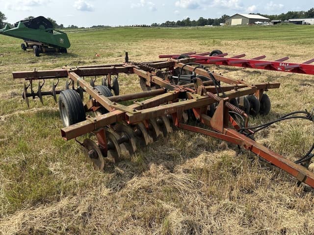 Image of New Holland 489 equipment image 4