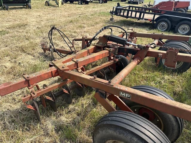 Image of New Holland 489 equipment image 3
