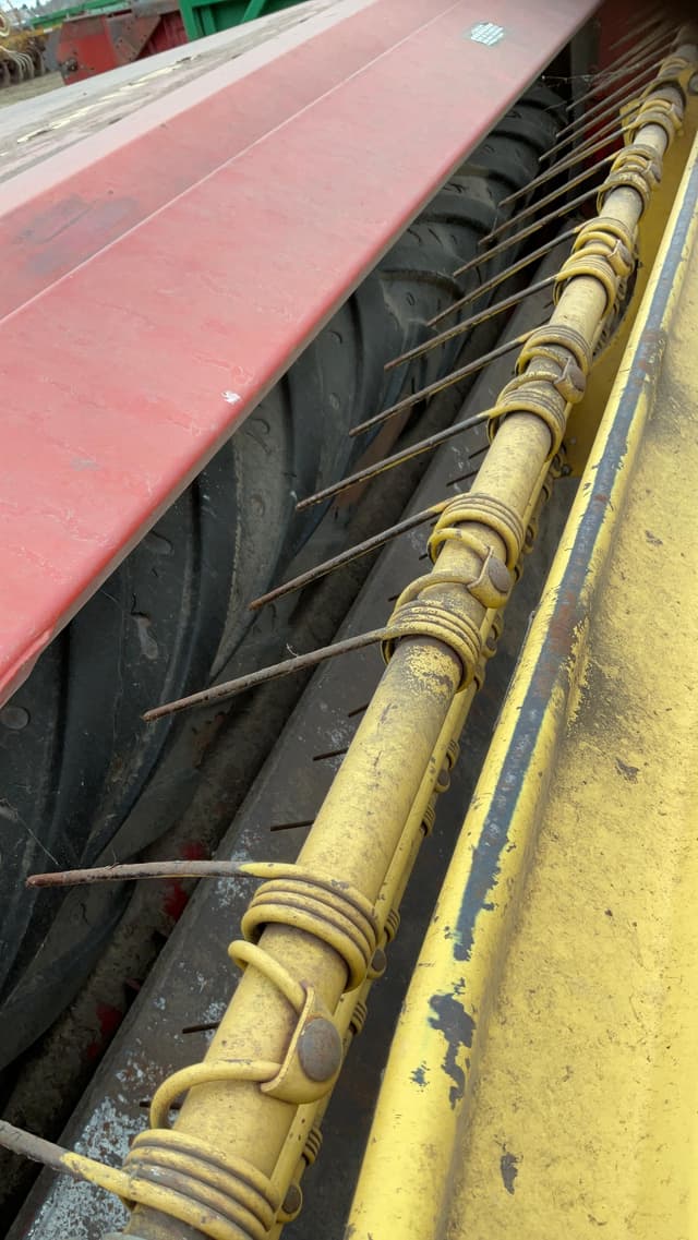 Image of New Holland 489 equipment image 1