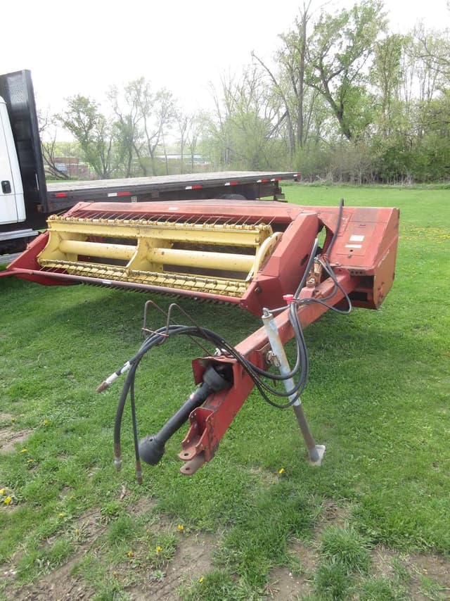 Image of New Holland 489 equipment image 2