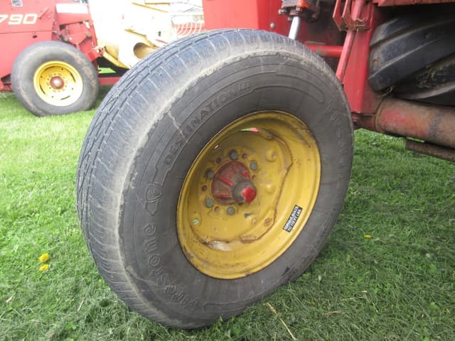 Image of New Holland 489 equipment image 3