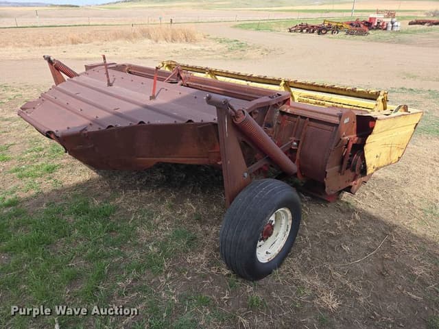 Image of New Holland 490 equipment image 4