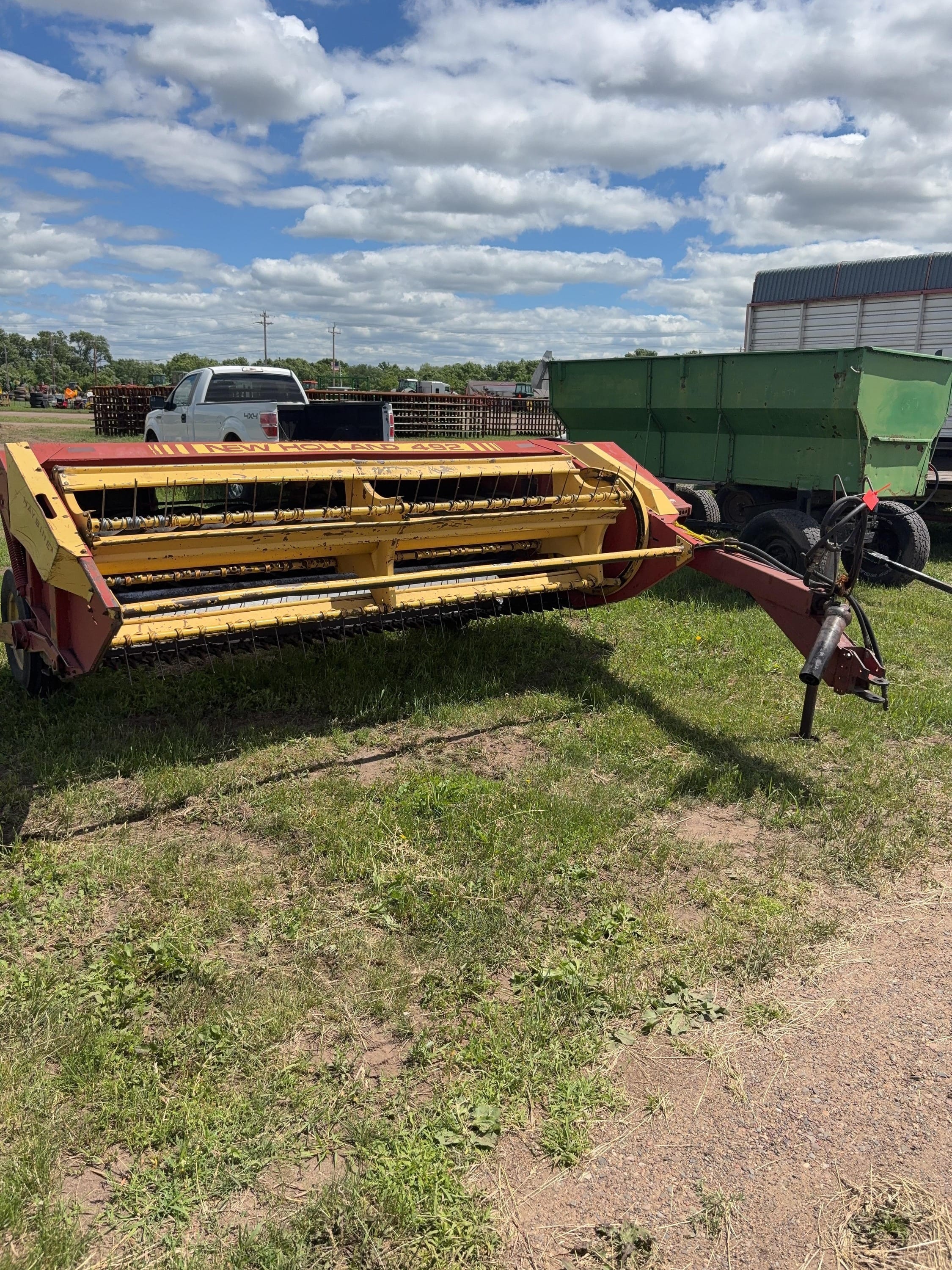 New Holland 492 Equipment Image0