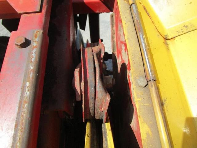Image of New Holland 492 equipment image 3