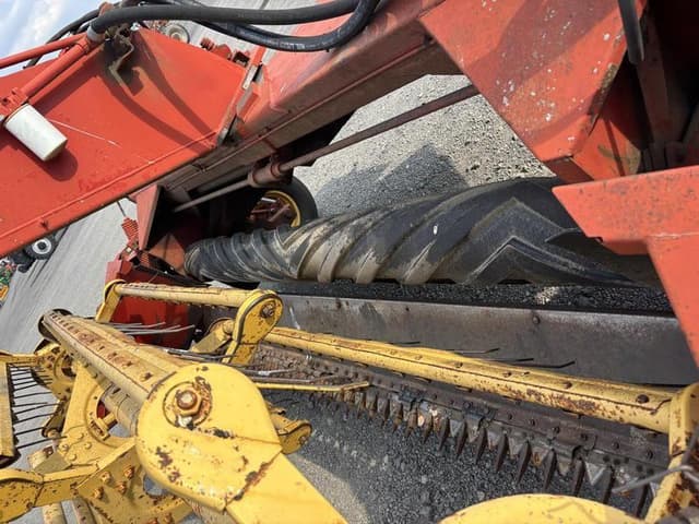 Image of New Holland 499 equipment image 3