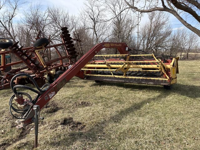 Image of New Holland 499 equipment image 2