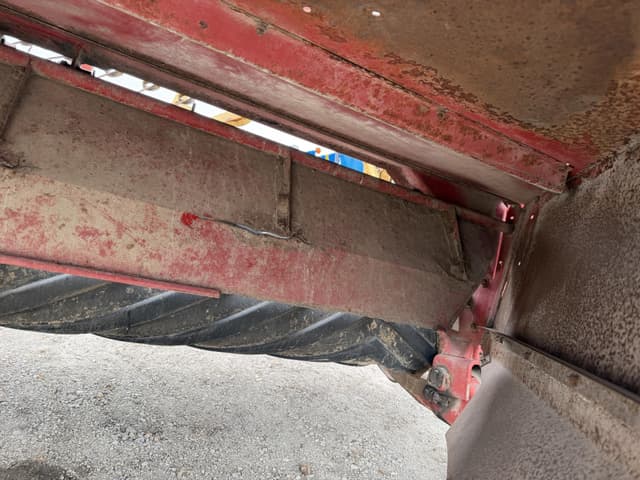 Image of New Holland 499 equipment image 2