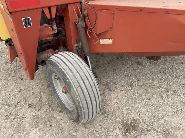 Image of New Holland 499 equipment image 4