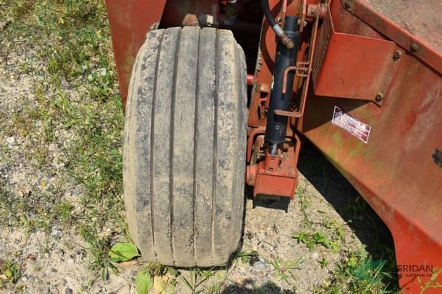 Image of New Holland 499 equipment image 4