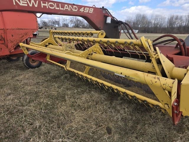 Image of New Holland 499 equipment image 2