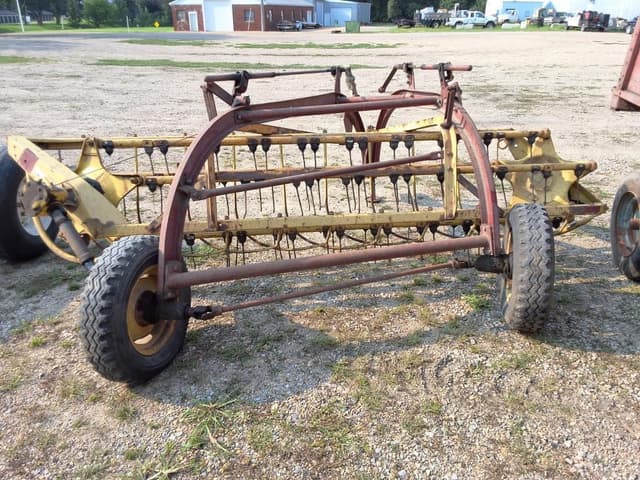 Image of New Holland 256 equipment image 3