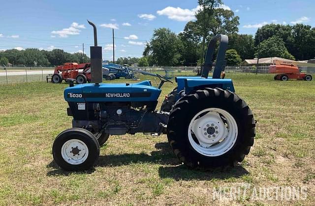 Image of New Holland 5030 equipment image 2