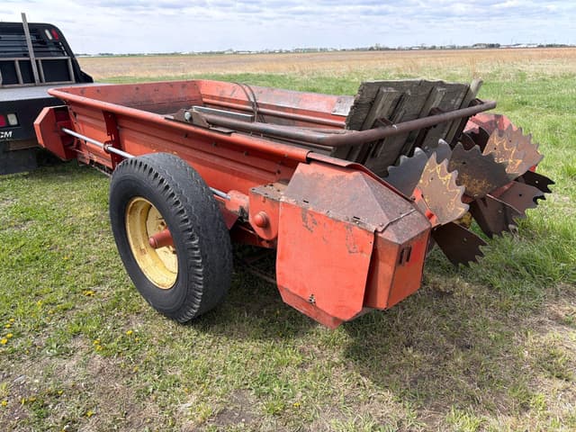Image of New Holland 512 equipment image 1