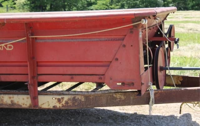 Image of New Holland 512 equipment image 4