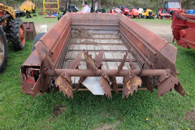 Image of New Holland 512 equipment image 4