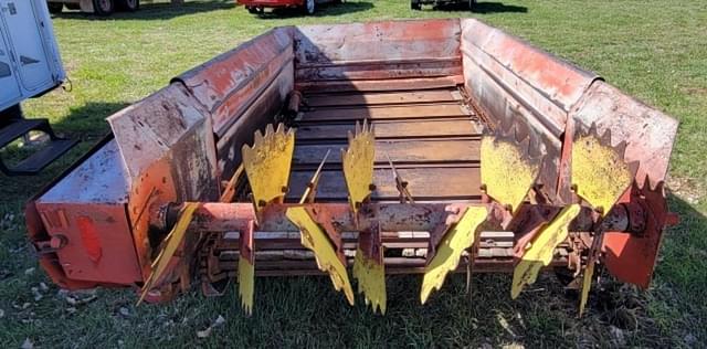 Image of New Holland 513 equipment image 1