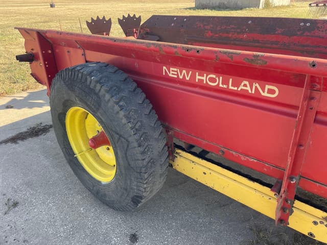 Image of New Holland 514 equipment image 4