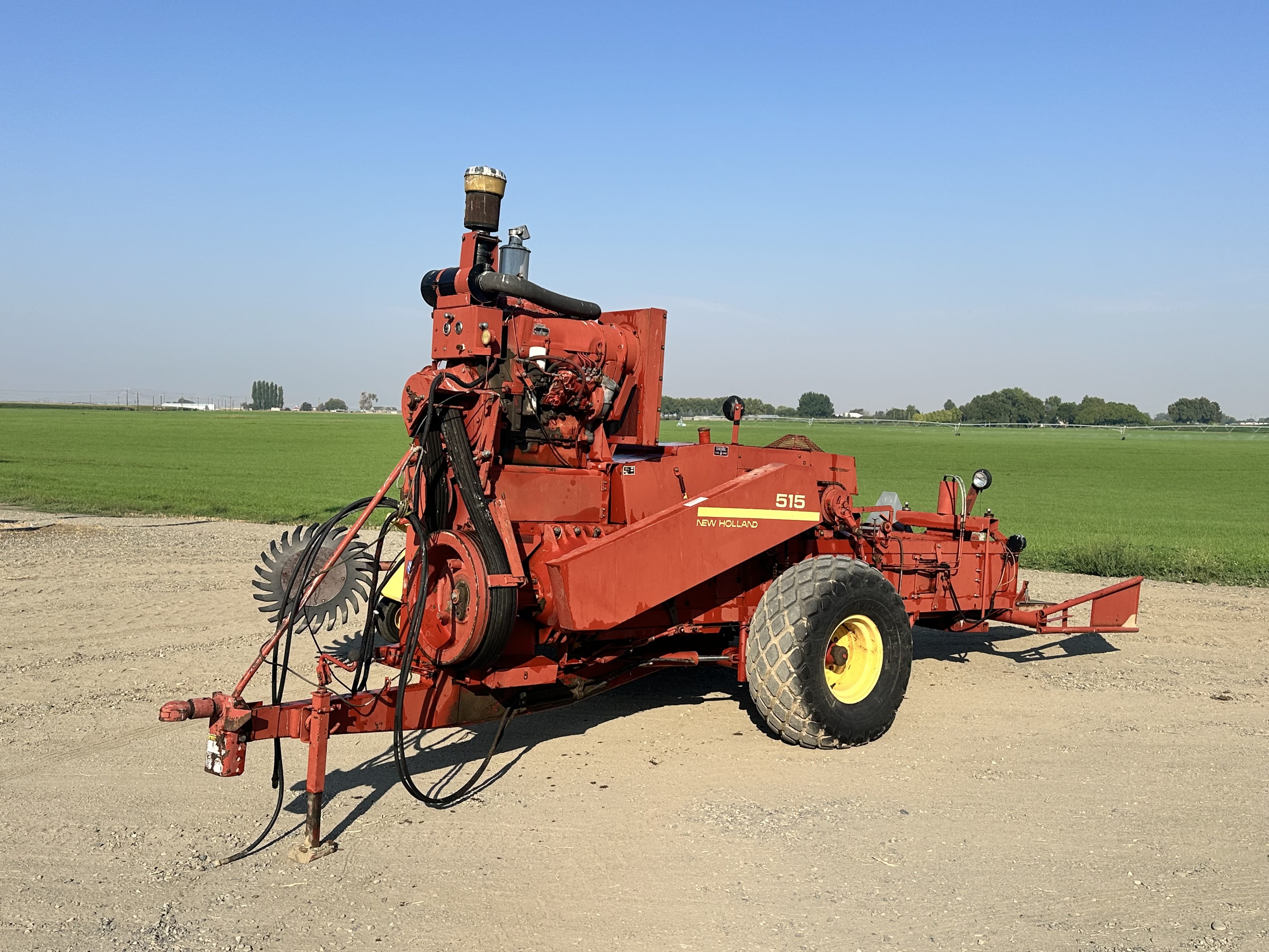 New Holland 515 Equipment Image0