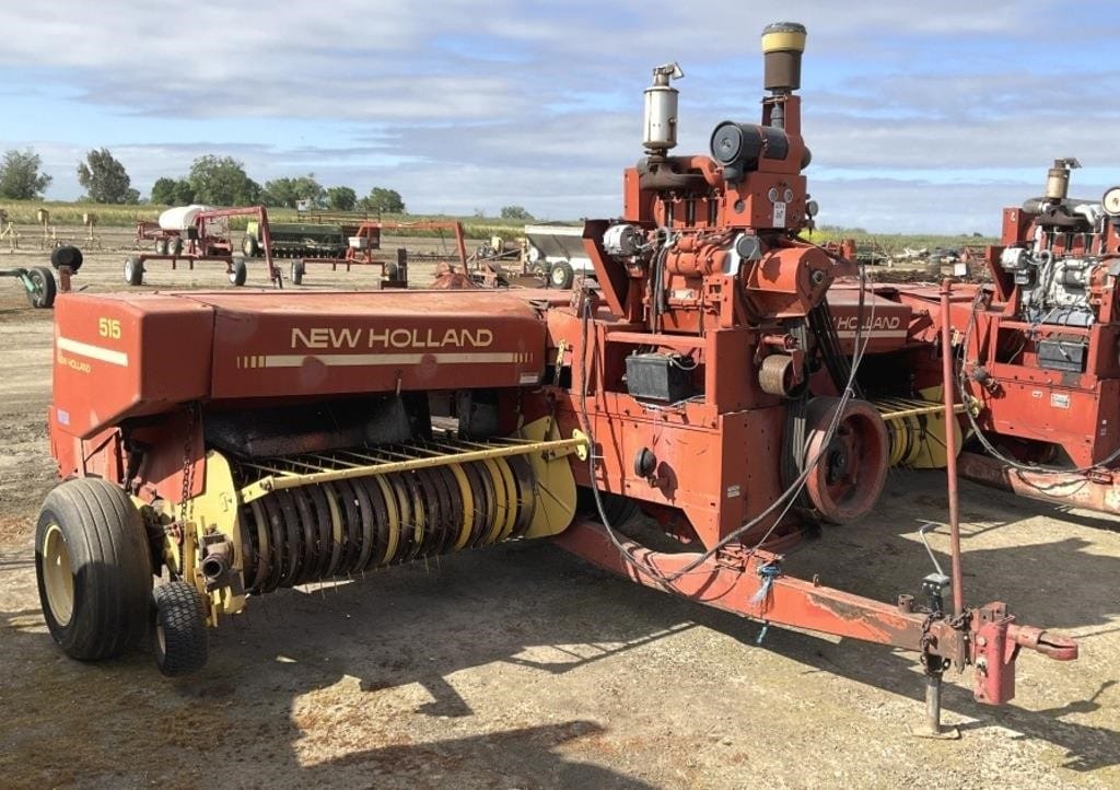 New Holland 515 Equipment Image0