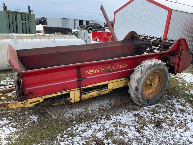 Image of New Holland 516 equipment image 1