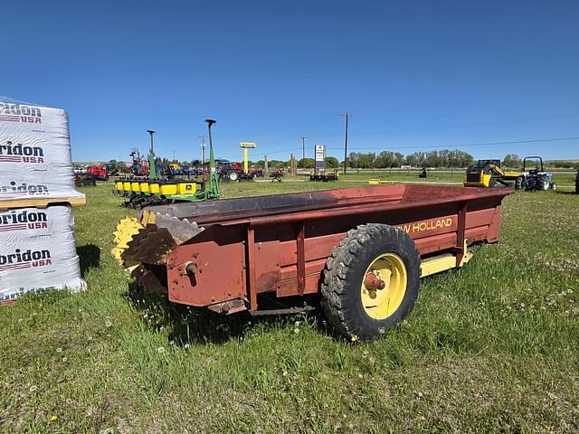 Image of New Holland 518 equipment image 3