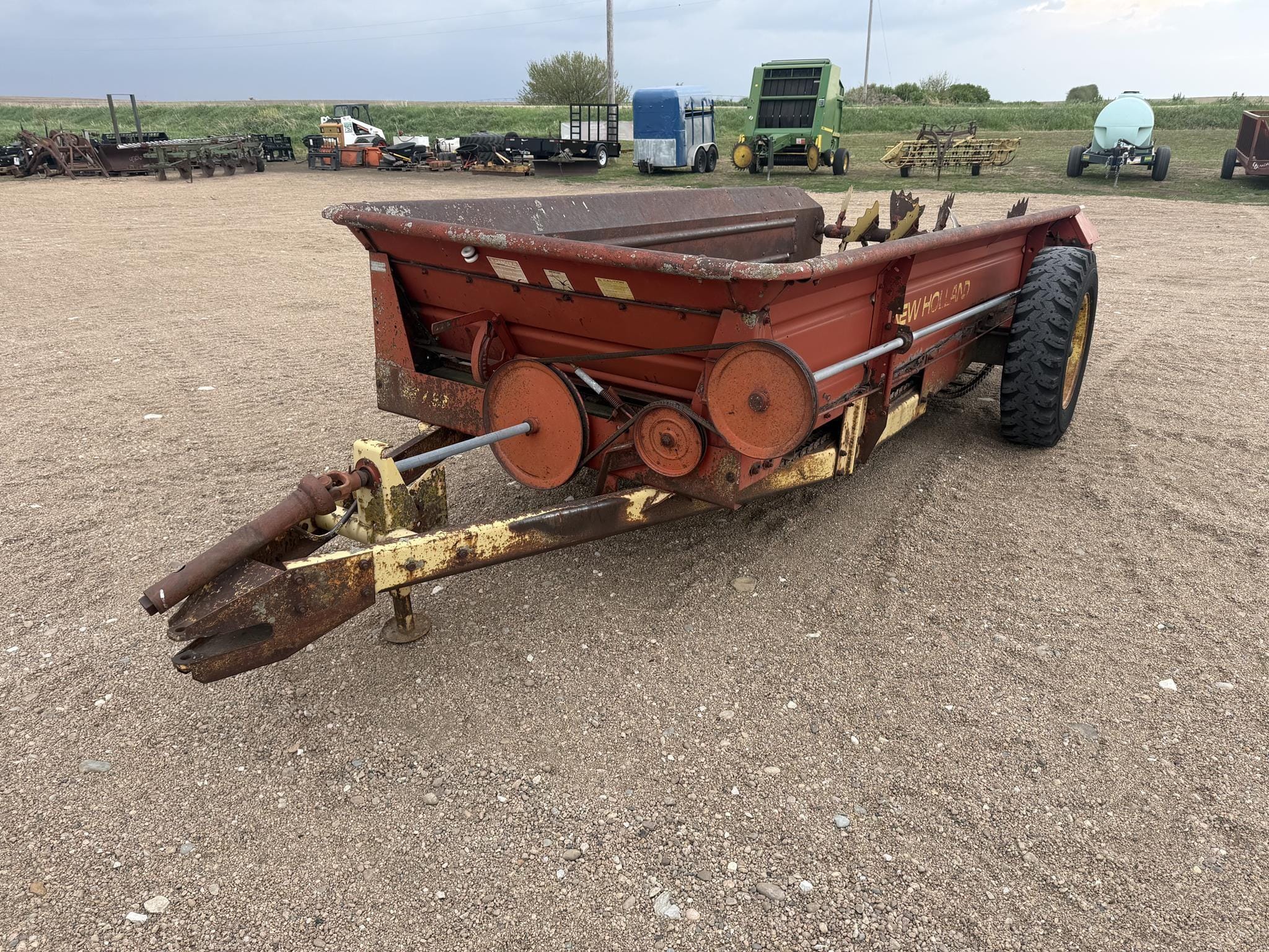 New Holland 518 Equipment Image0