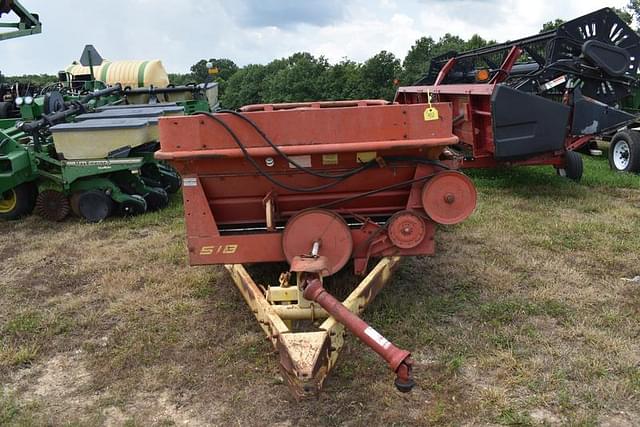 Image of New Holland 518 equipment image 1