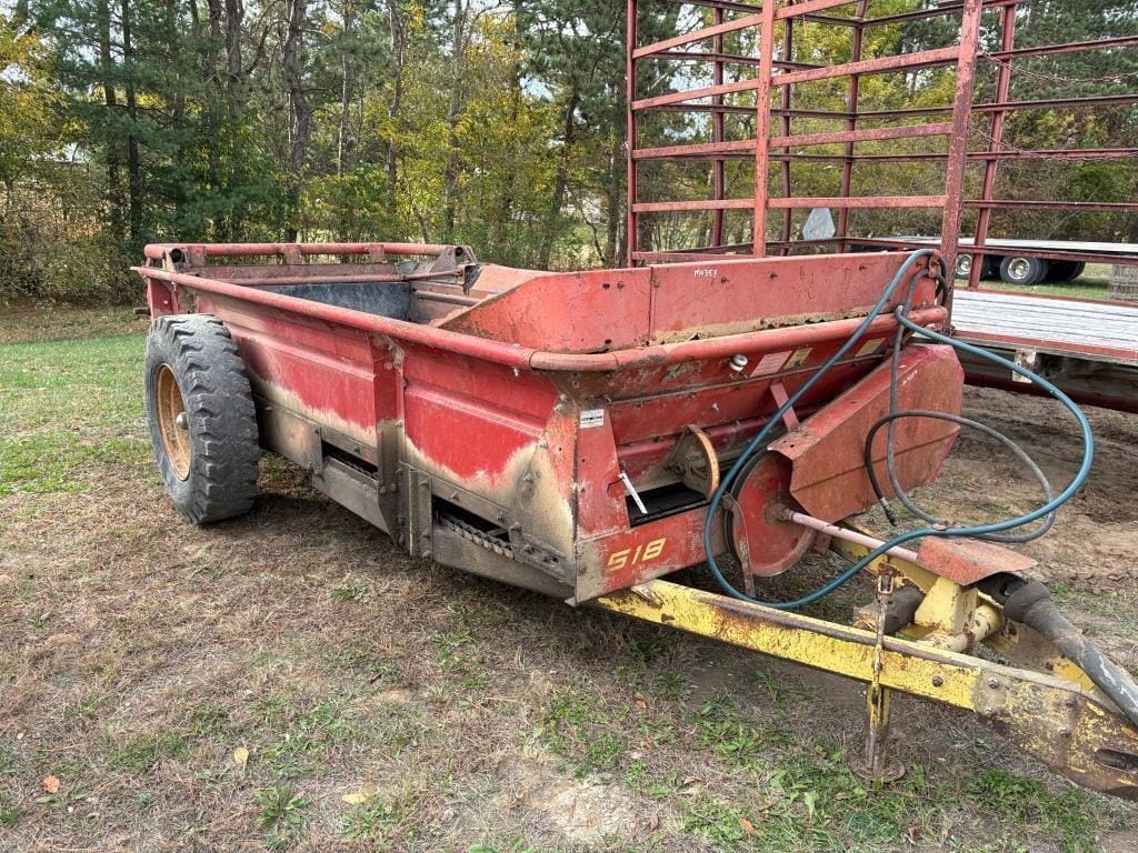 New Holland 518 Equipment Image0