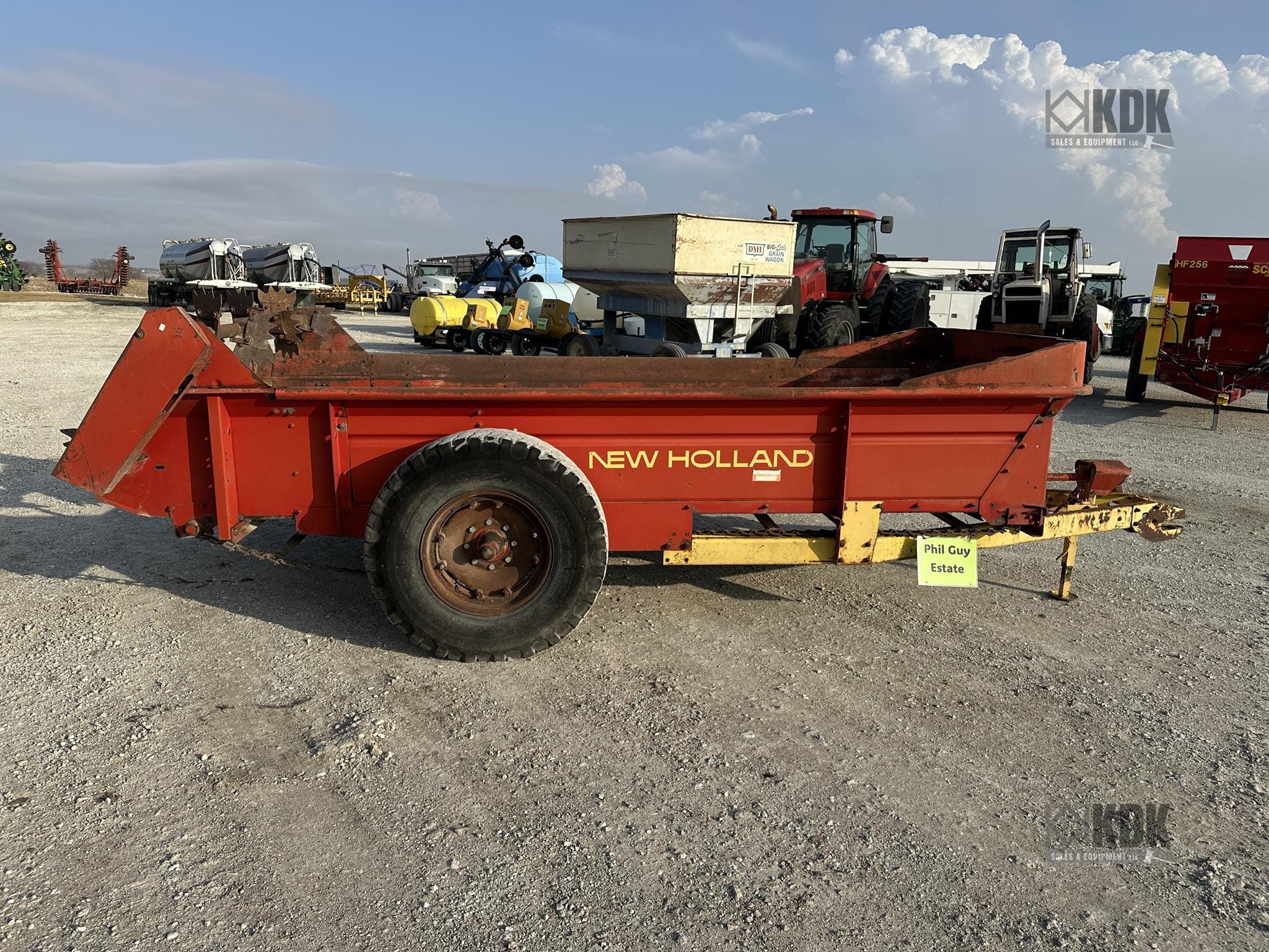 New Holland 519 Equipment Image0