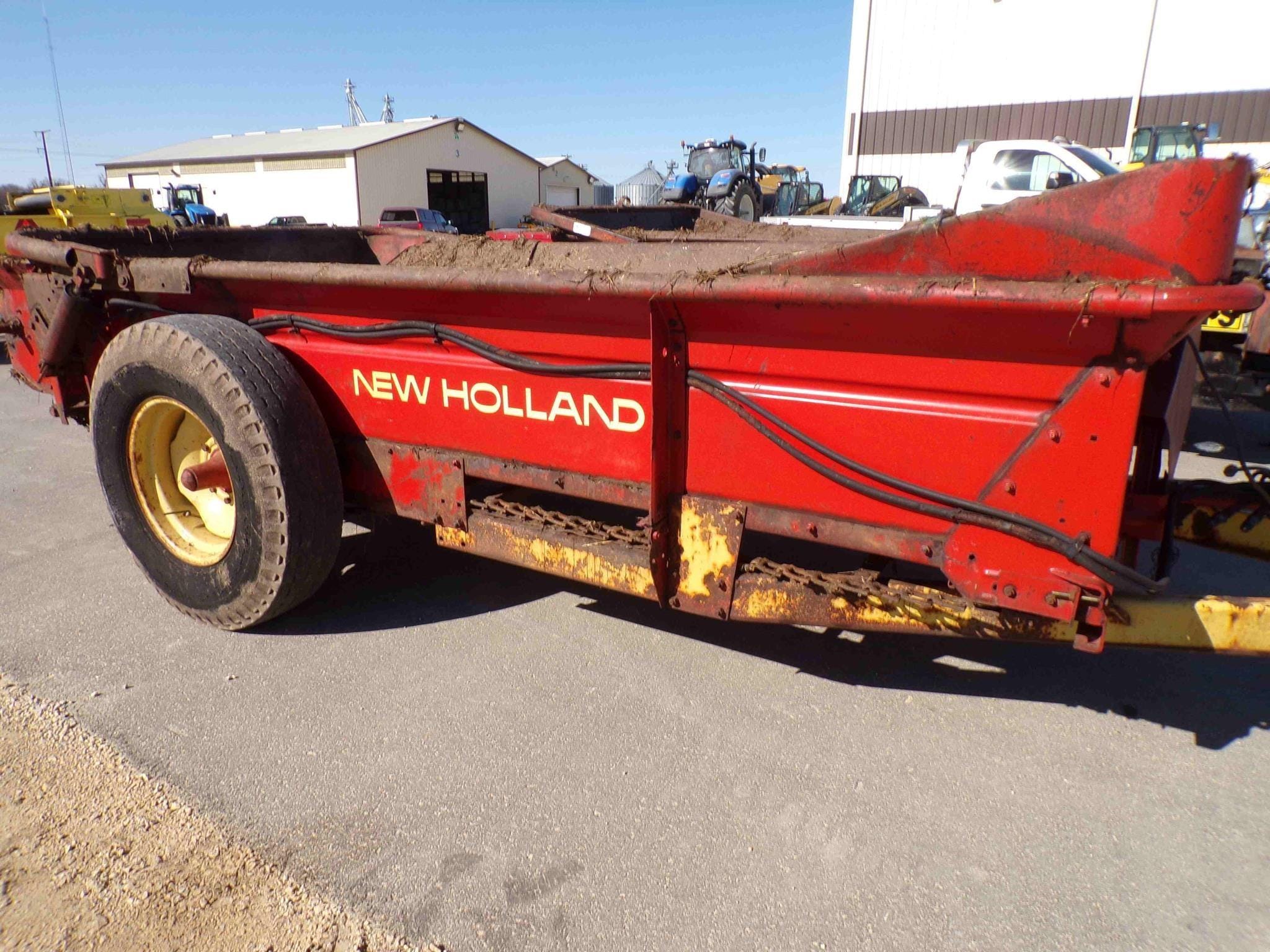 New Holland 519 Equipment Image0