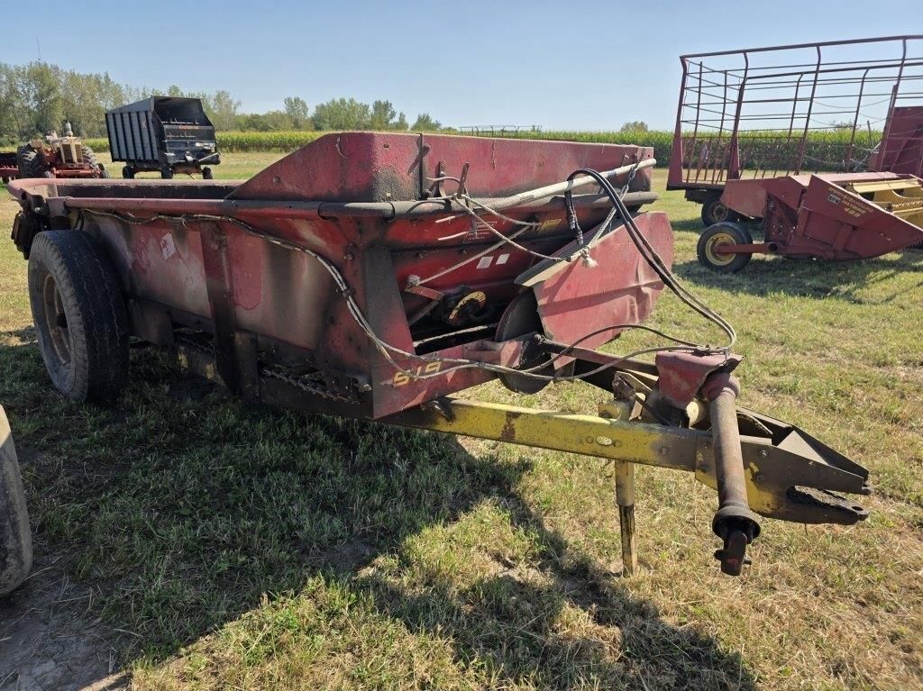 New Holland 519 Equipment Image0