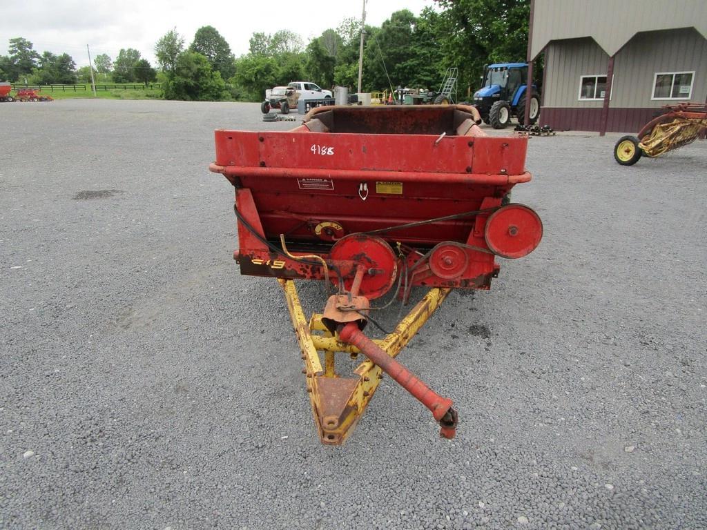 Image of New Holland 519 Primary image