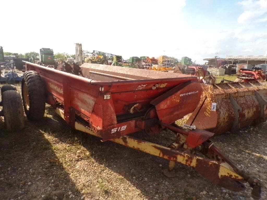 Image of New Holland 519 Image 1