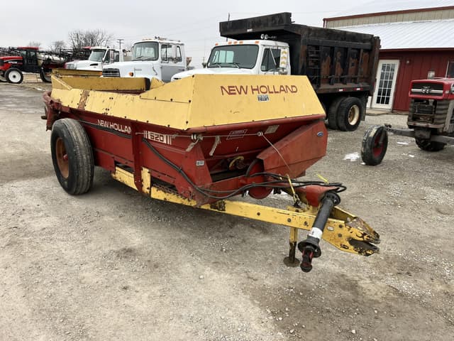 Image of New Holland 520 equipment image 1