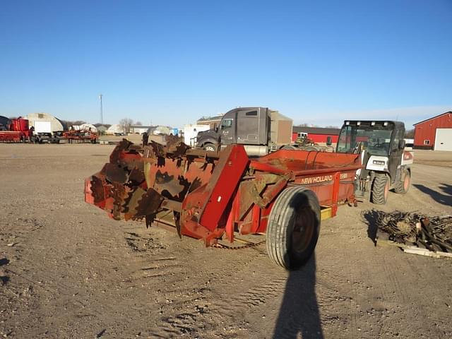 Image of New Holland 520 equipment image 1