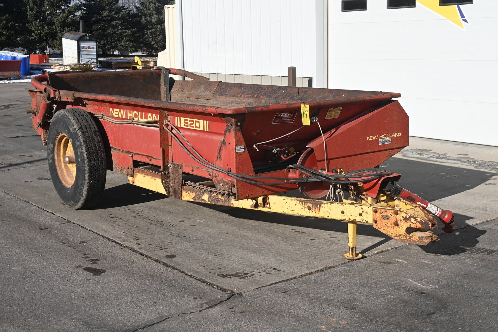 New Holland 520 Equipment Image0