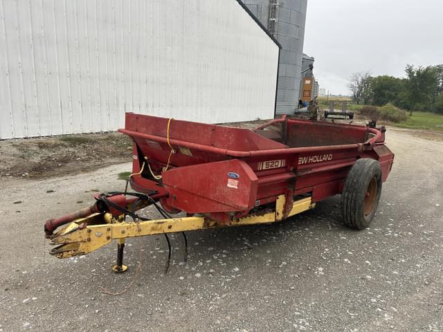 Image of New Holland 520 equipment image 2